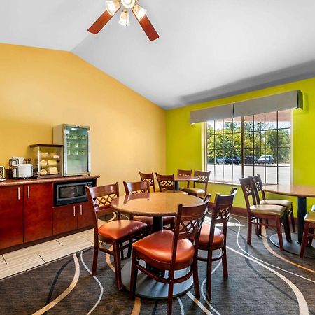Econo Lodge Inn & Suites Eau Claire Kültér fotó