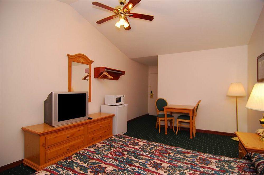 Econo Lodge Inn & Suites Eau Claire Kültér fotó