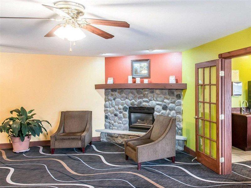 Econo Lodge Inn & Suites Eau Claire Kültér fotó