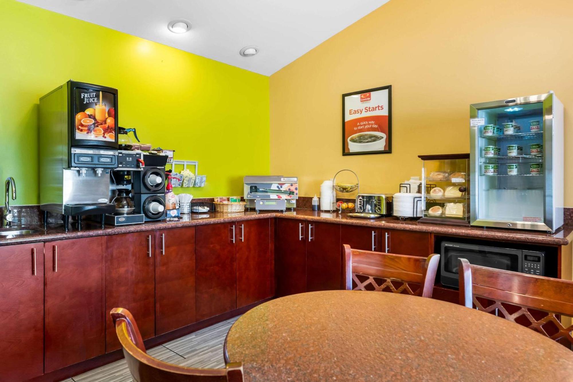 Econo Lodge Inn & Suites Eau Claire Kültér fotó