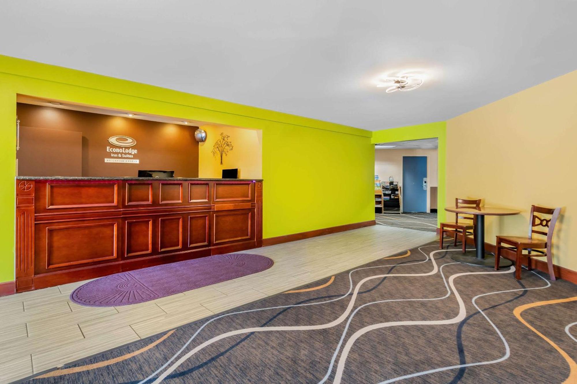 Econo Lodge Inn & Suites Eau Claire Kültér fotó