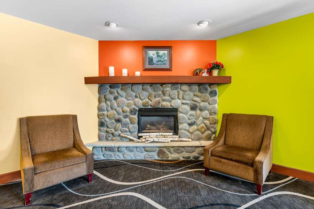 Econo Lodge Inn & Suites Eau Claire Beltér fotó
