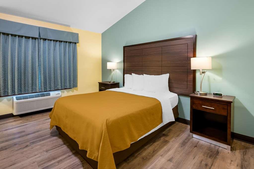 Econo Lodge Inn & Suites Eau Claire Szoba fotó