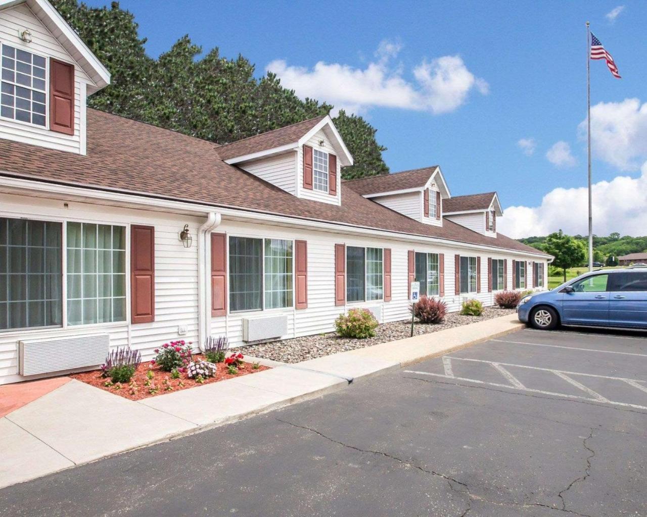 Econo Lodge Inn & Suites Eau Claire Kültér fotó