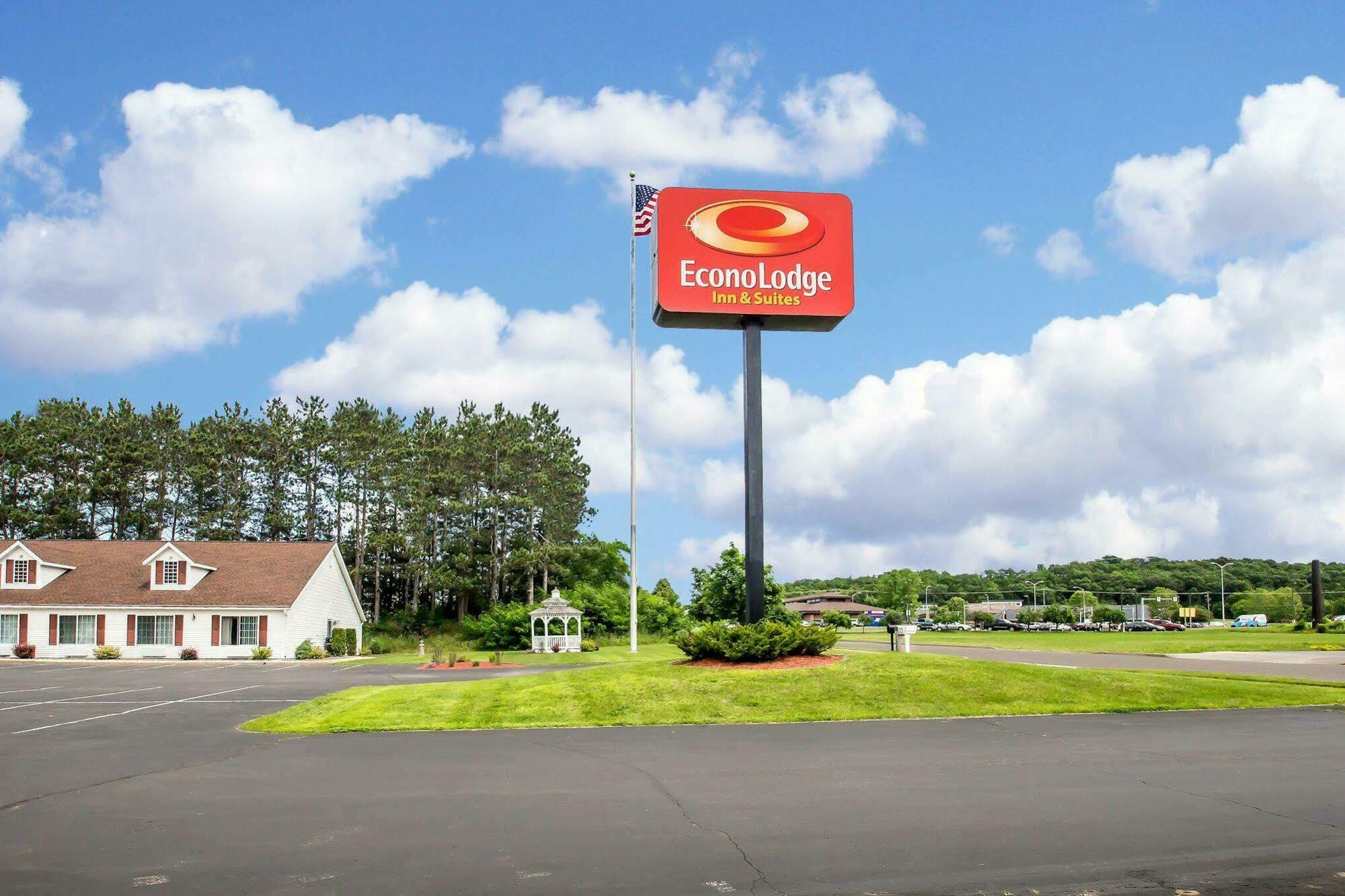 Econo Lodge Inn & Suites Eau Claire Kültér fotó