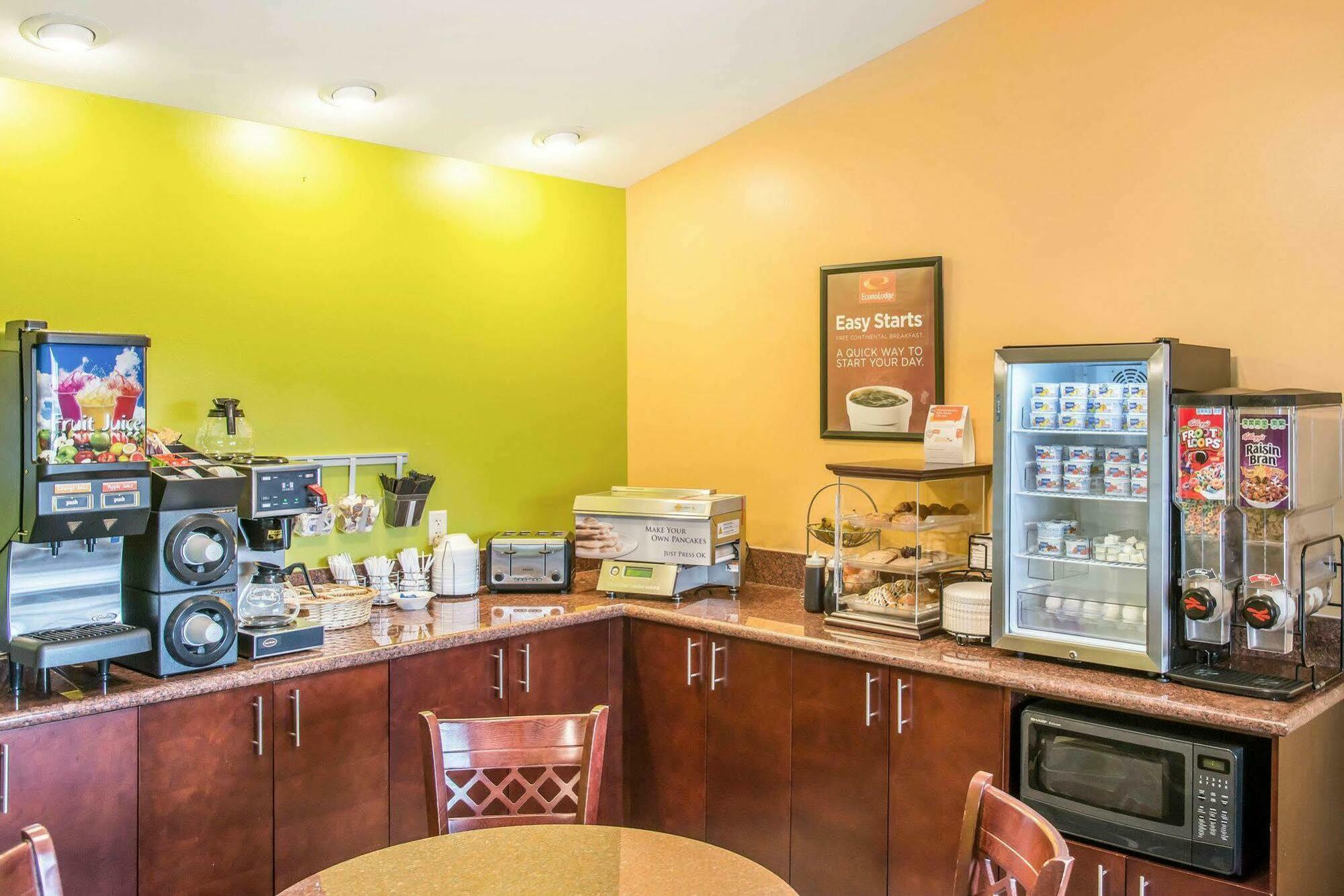 Econo Lodge Inn & Suites Eau Claire Kültér fotó