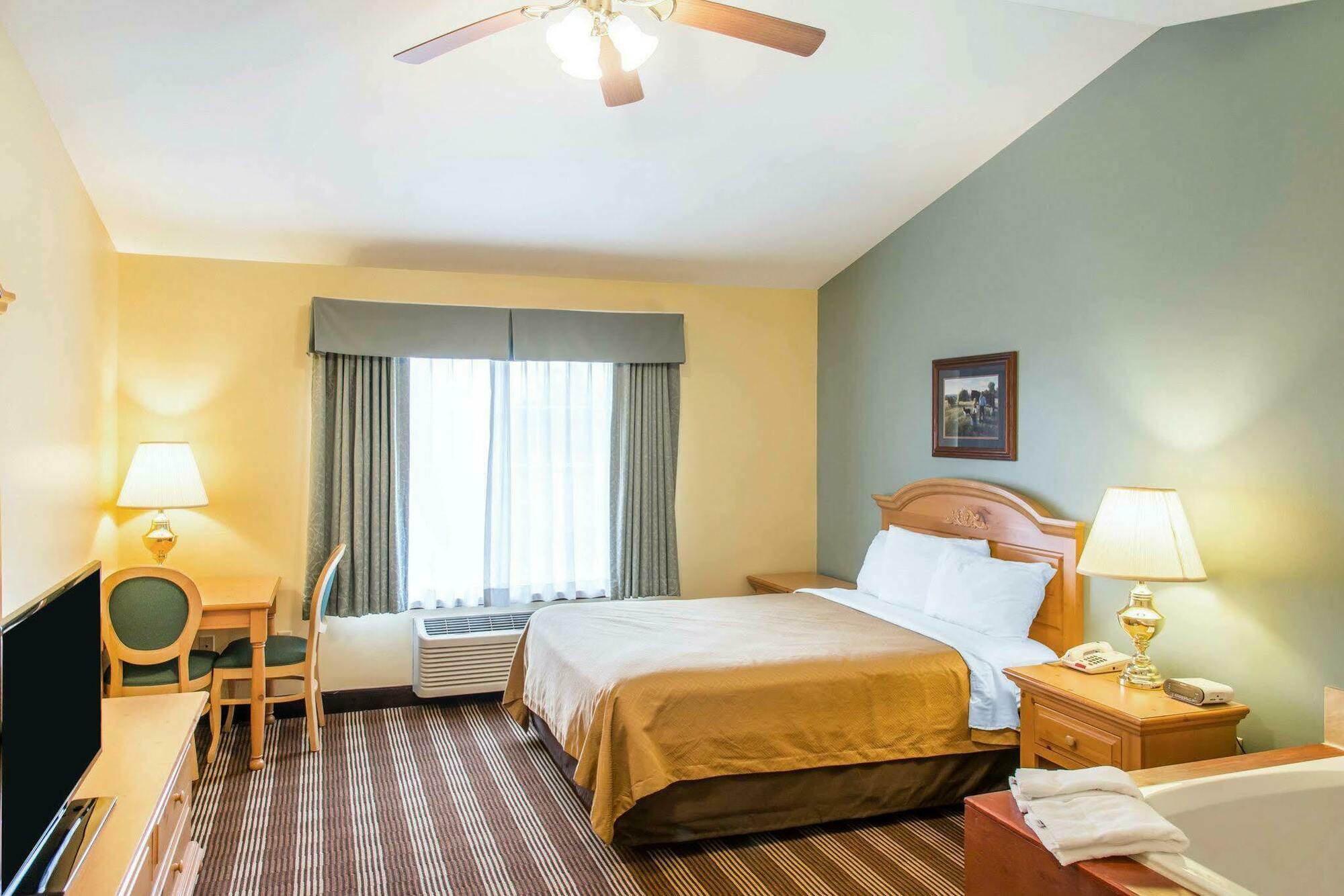 Econo Lodge Inn & Suites Eau Claire Kültér fotó