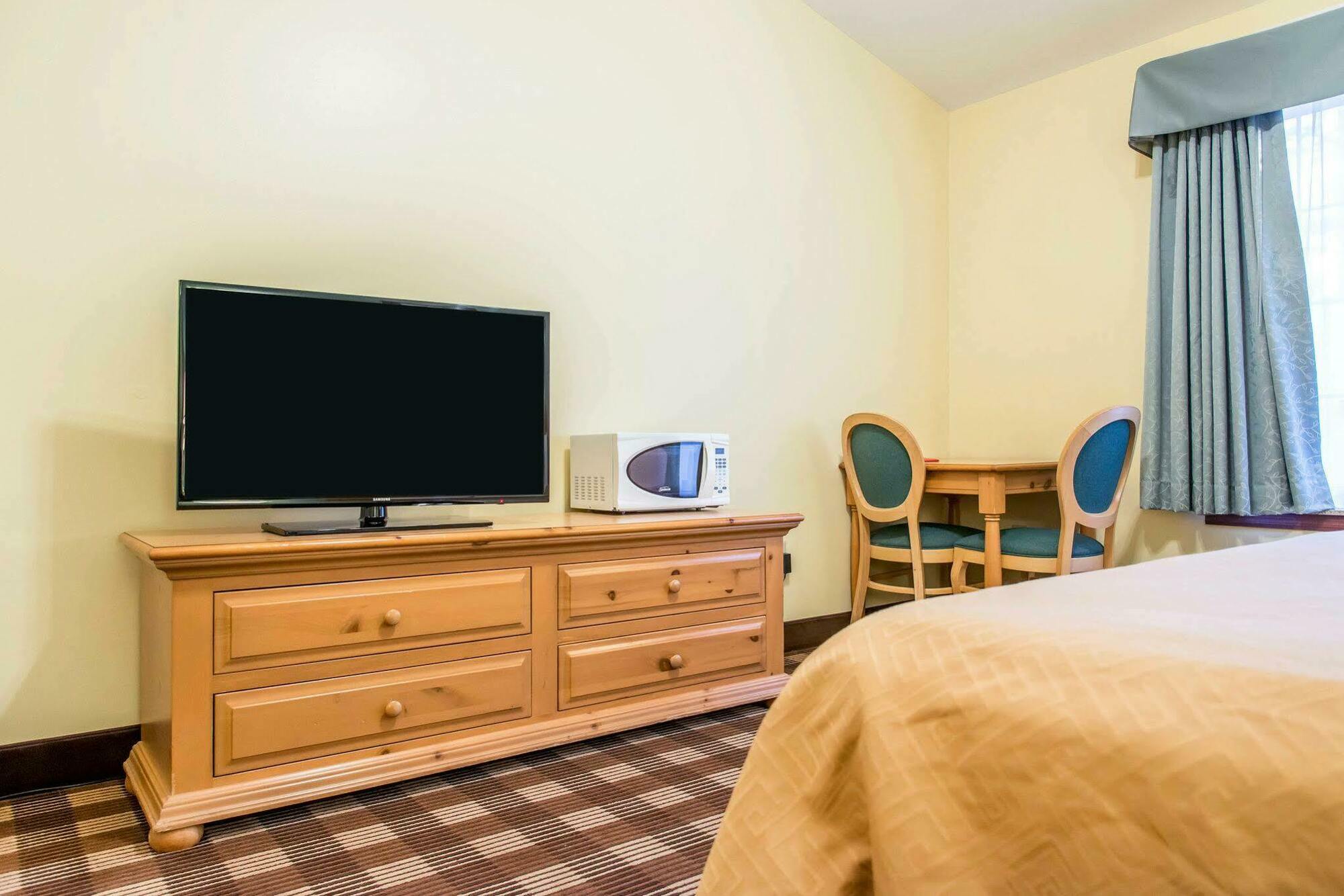 Econo Lodge Inn & Suites Eau Claire Kültér fotó