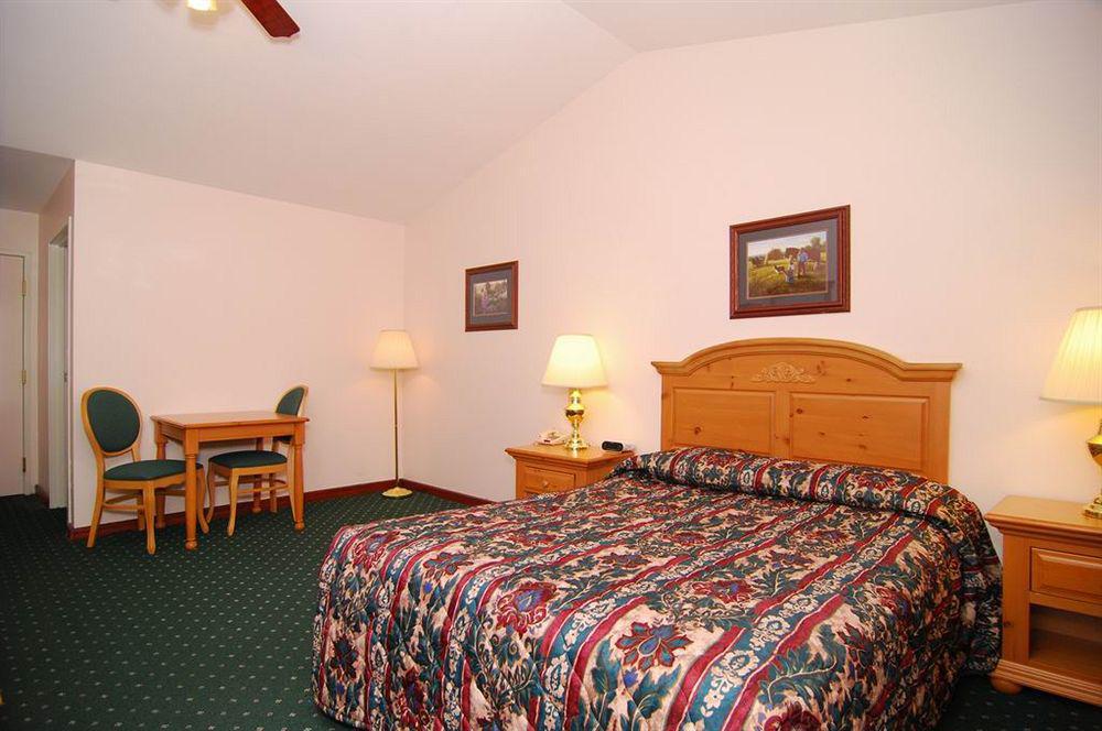 Econo Lodge Inn & Suites Eau Claire Kültér fotó