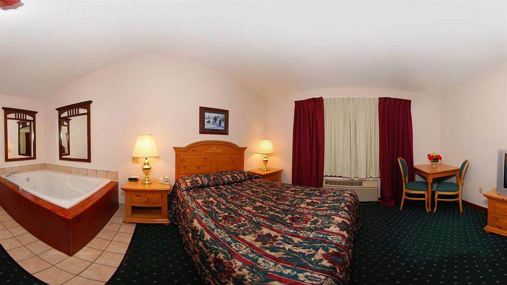 Econo Lodge Inn & Suites Eau Claire Szoba fotó